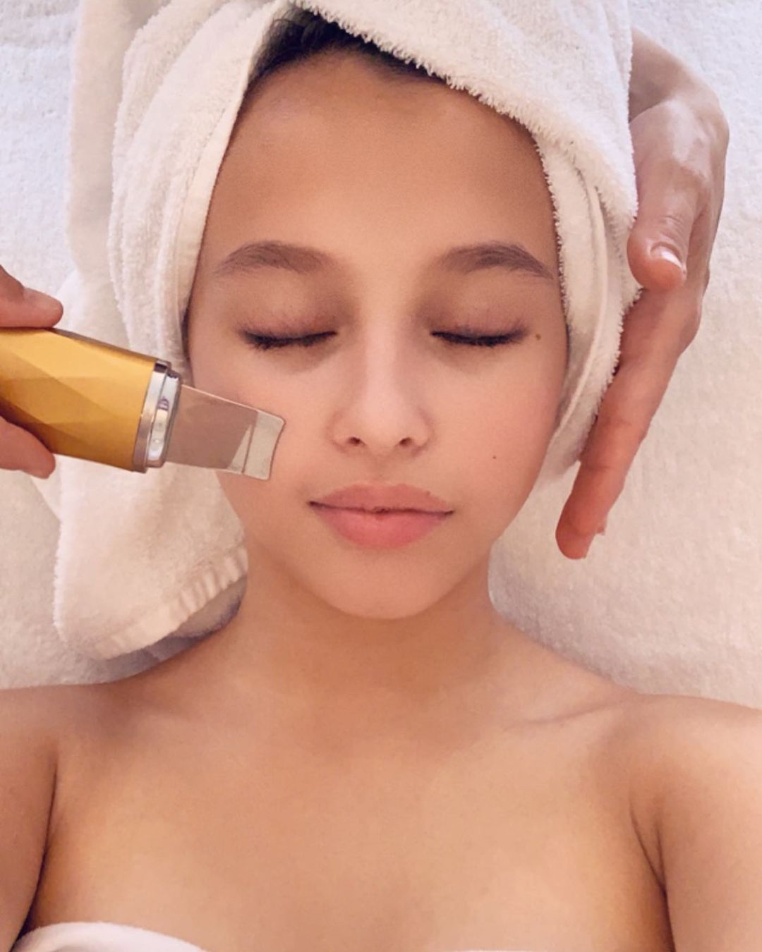 Ava Ultrasonic Skin Exfoliator